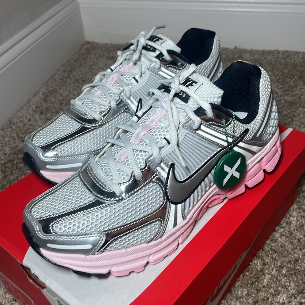 SOLD - Nike Zoom Vomero 5 Photon Dust Pink Foam